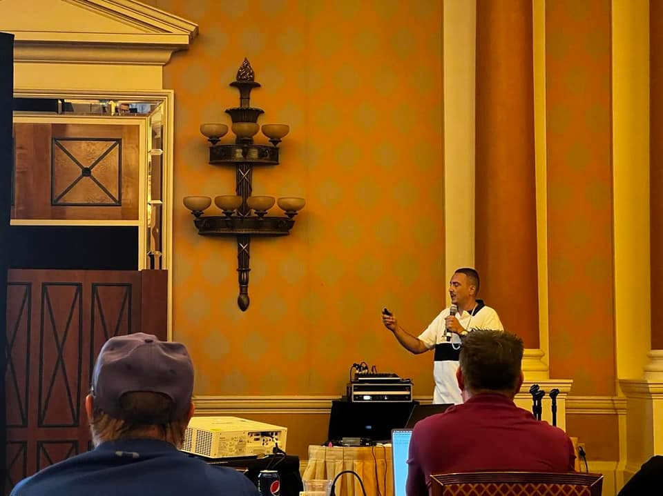 Mike Merlino teaching a live audience at SEO Rockstars